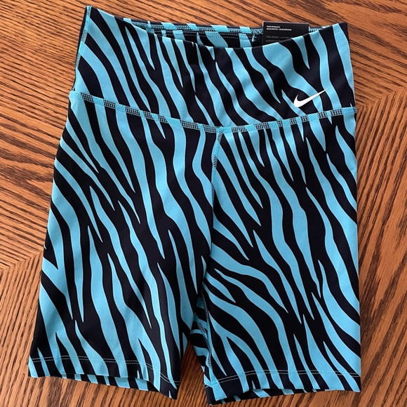 🎉HP🎉Nike One Tight Fit Shorts - Blue & Black - Picture 8 of 8